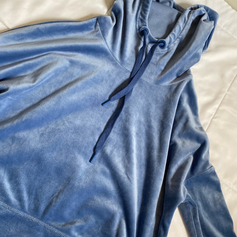 Aerie, size small blue velvet hoodie